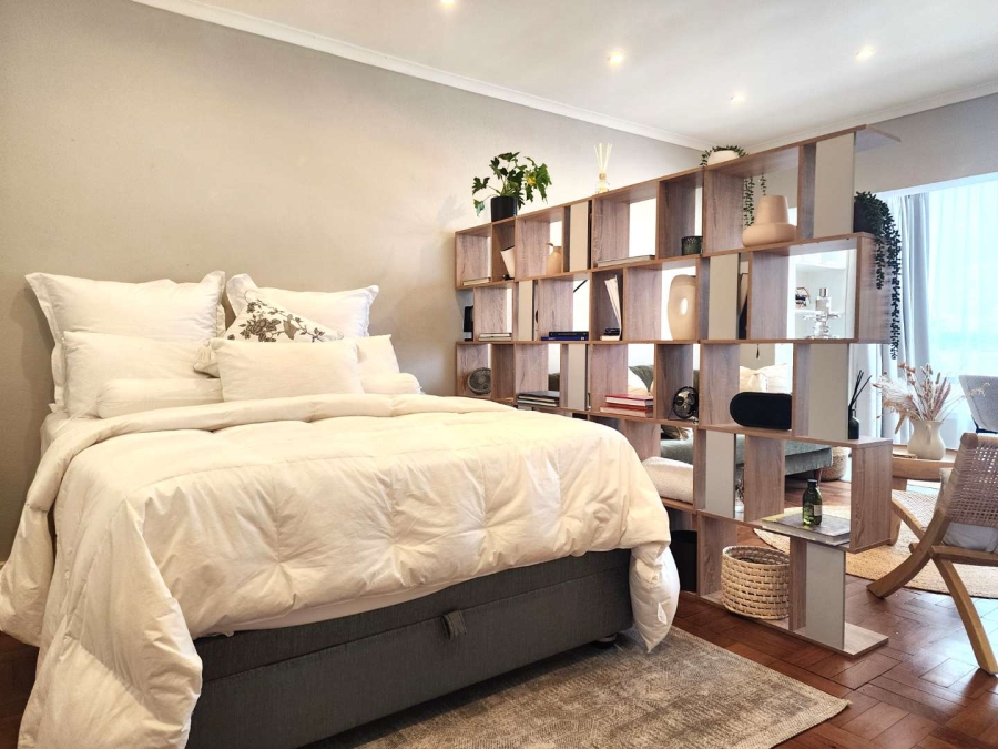 To Let 0 Bedroom Property for Rent in Sea Point Western Cape